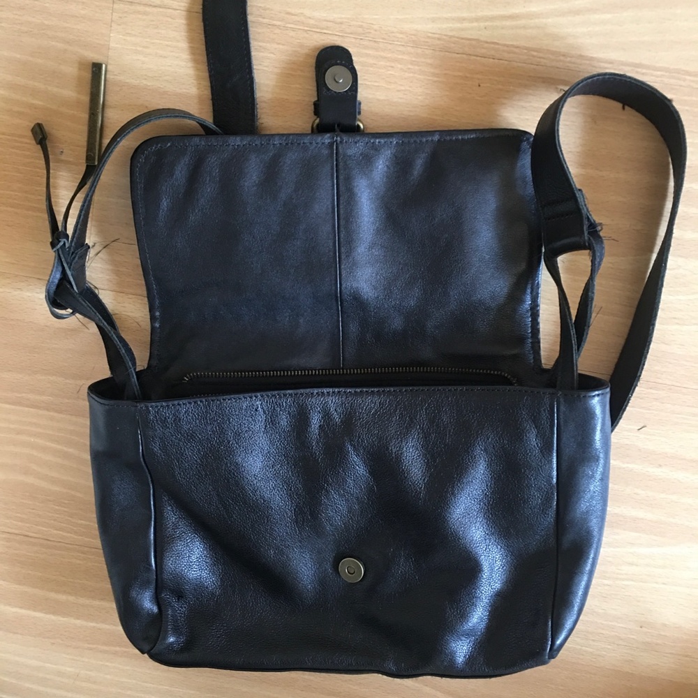 Host Pick! WILSON'S Studded Leather Handbag - Picture 5 of 5